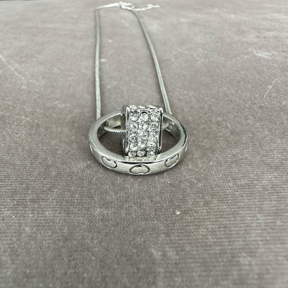 🌟 reduced! Silver plated heart and circle crystal pendant necklace - Picture 2 of 5